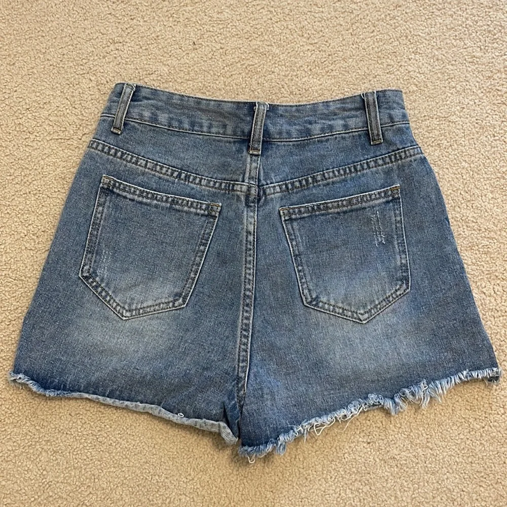 Denim shorts - Picture 2 of 2